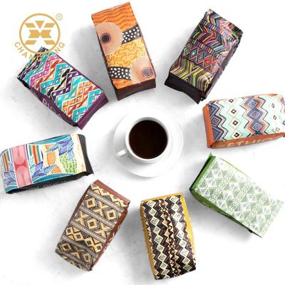 गुणवत्ता  CPP Resealable Coffee Packaging Bags With Valve Flat Bottom Stand Up Pouch कारखाना